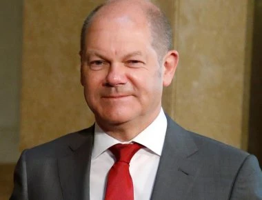 Ο. Σολτς: «Τρία χρόνια είναι αρκετά για το ελληνικό χρέος - Κανένας λόγος για παράταση σε 15 χρόνια»